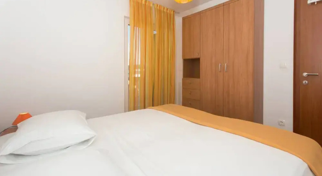 Семейные апартаменты с 2 комнатами с балконом Charming Apartments With Private Balcony and City View Seget Donji