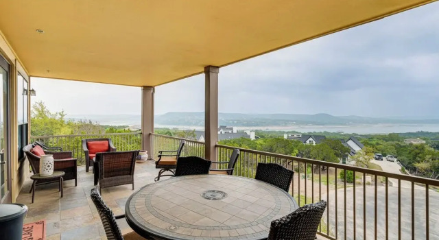 Апартаменты с 3 комнатами с балконом Jonestown Condo on Lake Travis w/ 2 Balconies!