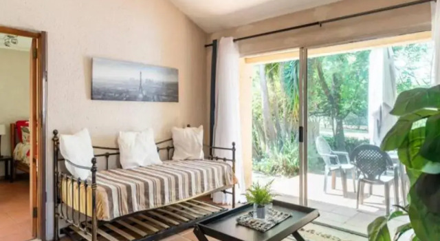 1 Bedroom Cottage, Boek Vakantiehuis Midrand 