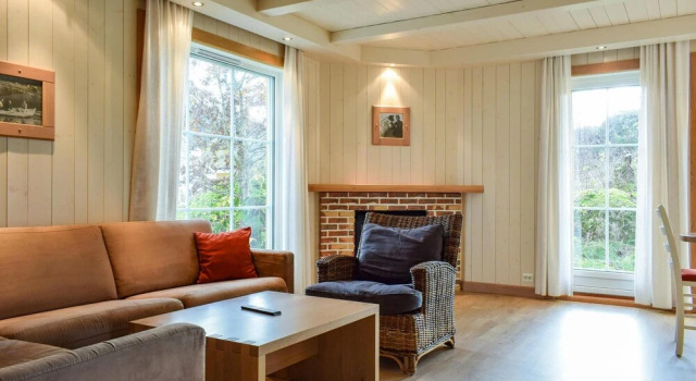 Beautiful Home in Farsund With 4 Bedrooms and Wifi