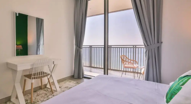 Luxurious Apartments Dubai Marina Views - Pool & Gym by Sojo Stay, Забронировать Апартаменты/квартира Дубай-Марина Дубай, рядом с Max