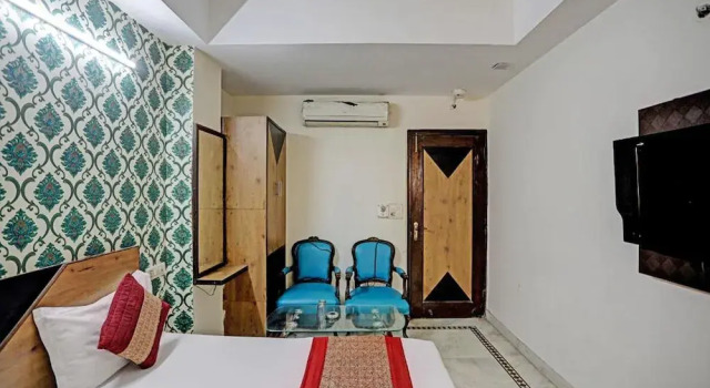 1 BR Guest house in Karol Bagh, New Delhi (6D89), by GuestHouser