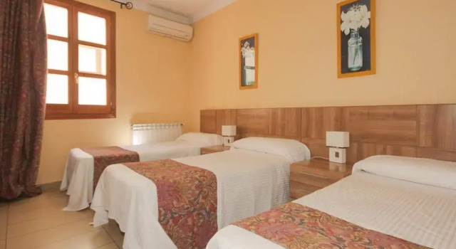 Трёхместный номер Standard Hostal Costa Azul