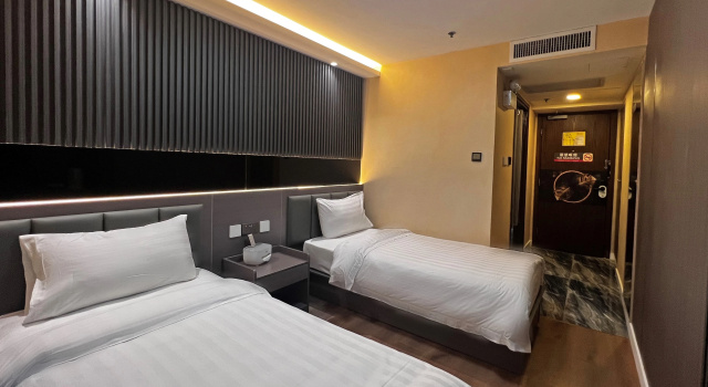 Hennessy Hotel