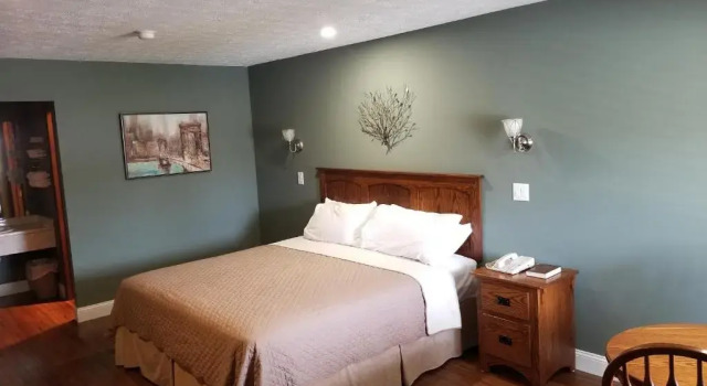 Номер Standard Browns Motel