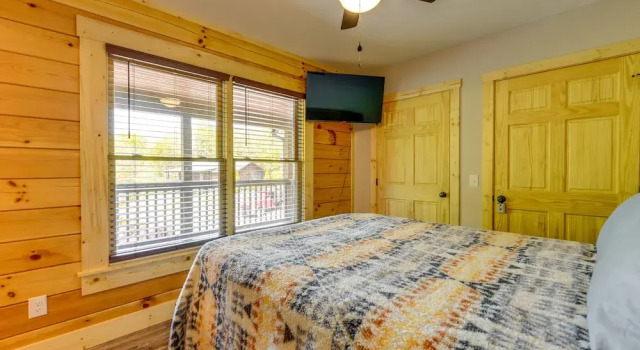 Maggie Valley Cabin 4 Mi to Cataloochee Ski Area!