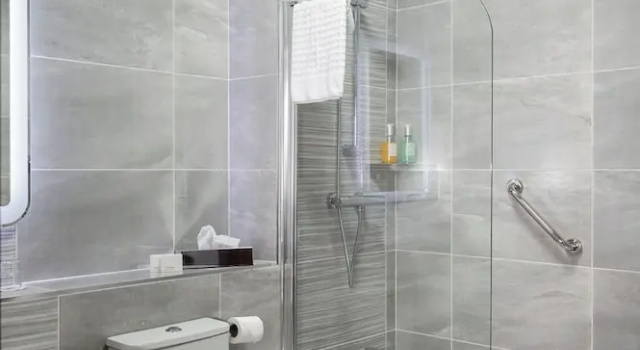 Четырёхместный номер Standard Jackson's Hotel & Leisure Club
