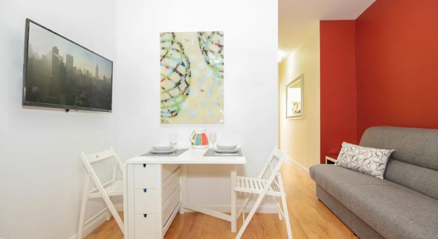 Апартаменты Classic East Village 2 Bedroom Apartments
