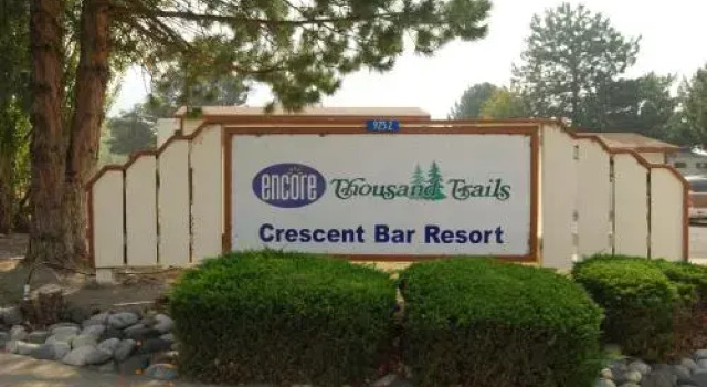 Crescent Bar Camping Resort Studio Cabin 3, Забронировать Кемпинг Тринидад штат Вашингтон