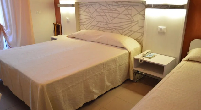 Трёхместный номер Comfort с балконом Hotel Villa Paola