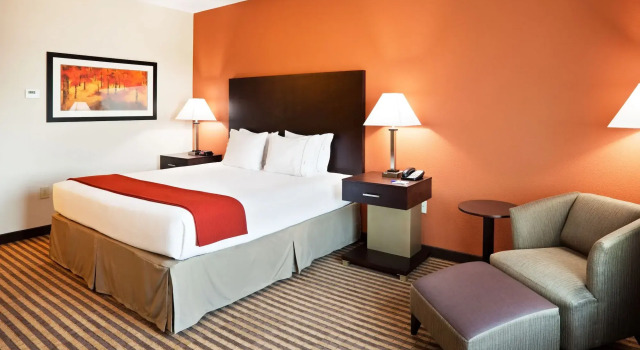 Holiday Inn Express Charlotte Southeast - Matthews by IHG, Book Hotel Matthews North Carolina
