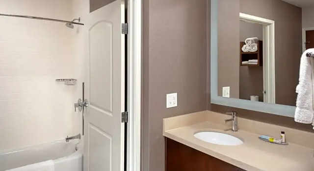 Шестиместный люкс с 2 комнатами Staybridge Suites Phoenix East - Gilbert by IHG