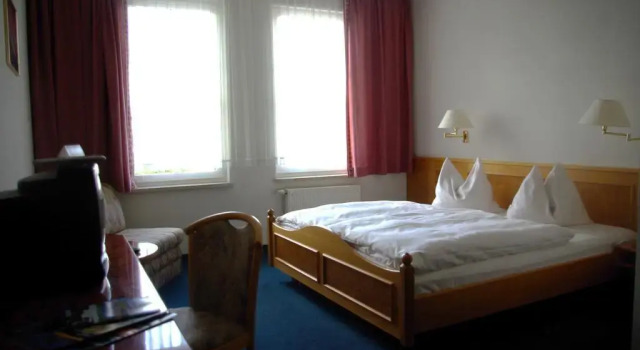 Hotel Garni "Zur Güldenen Gabel", Book Hotel Cheap Hotels in Thuringian Forest