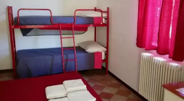 Четырёхместный номер Standard B&B La Suite