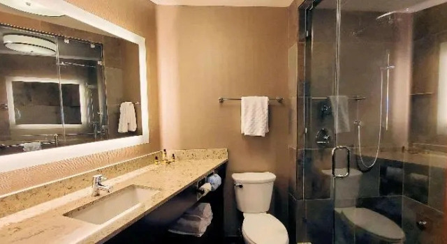 Люкс с красивым видом из окна Best Western Plus Superior Inn & Suites