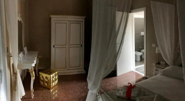 Трёхместный люкс с балконом B&B Baronia Luxury Rooms