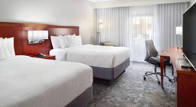 Четырёхместный номер Standard Courtyard Charlotte SouthPark
