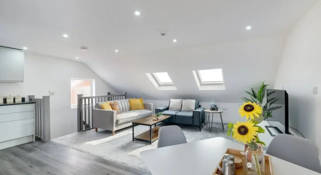 Newly Converted 3 Bed Apt. in Hounslow, Varaa Huoneisto Asunnot kohteessa Merseyside, Huoneisto