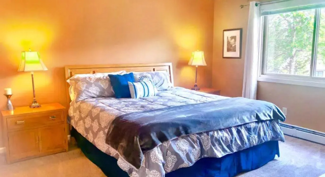 F3 Fairway Village Condo with great mountain views, 8 minute walk from Omni Mount Washington Hotel, Забронировать Отель Бреттон-Вудс Карролл, рядом с Learning Center Ski Lift