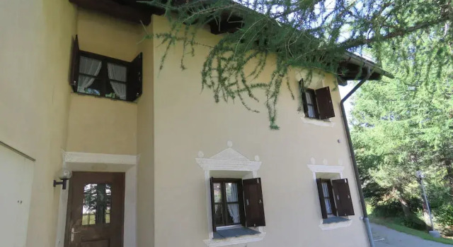 Schweizerhaus Apartments, Book Apartment Maloja 