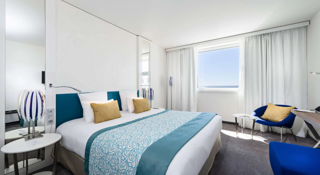 Двухместный номер Superior с видом на море Golden Tulip Marseille Euromed