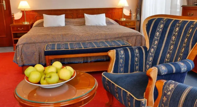 Люкс Deluxe Hotel Kolonada