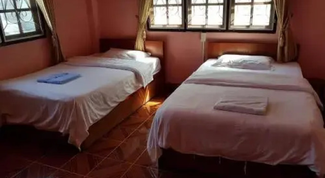 Saynakhone Guesthouse, Prenota Hotel Houayxay Bokeu Province