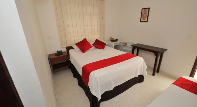 Hotel San Julian, Забронировать Отель Отели в центре Буга, в центре, Парковка, Завтраки