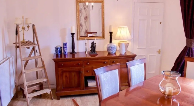 2 Bedroom Central Edinburgh Flat, Забронировать Отель Бротон Эдинбург, рядом с Национальный музей Шотландии
