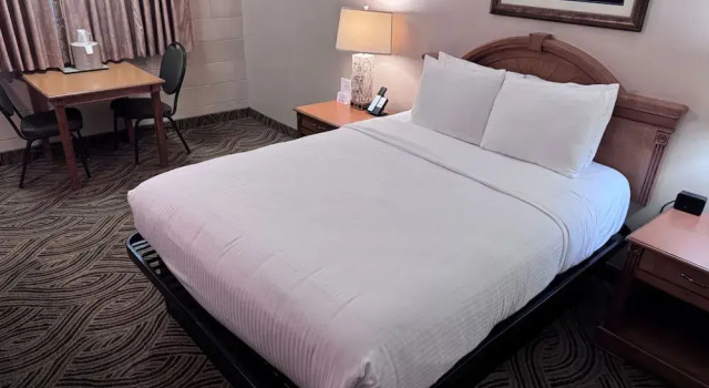 Двухместный номер Economy Queen (без вида) Promenade Inn & Suites Oceanfront