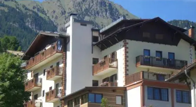 Albergo Pensione Serenetta, Забронировать Отель Варена Кавалезе