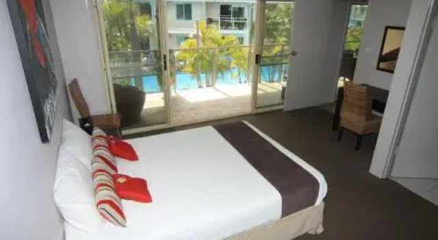 Oaks Pacific Blue 339', 270 Sandy Point Road - Huge Resort Lagoon Pool, Book Resort Corlette Port Stephens