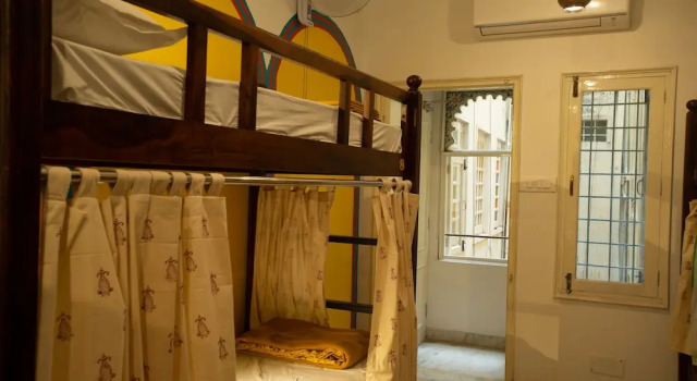 Кровать в общем номере (женский номер) Hostel Mantra