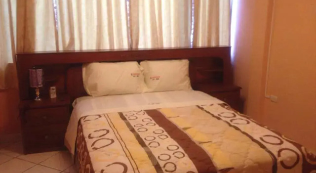 Leyken, Rezervovat Hotel Hotely v Sullana se snídaní, Snídaně