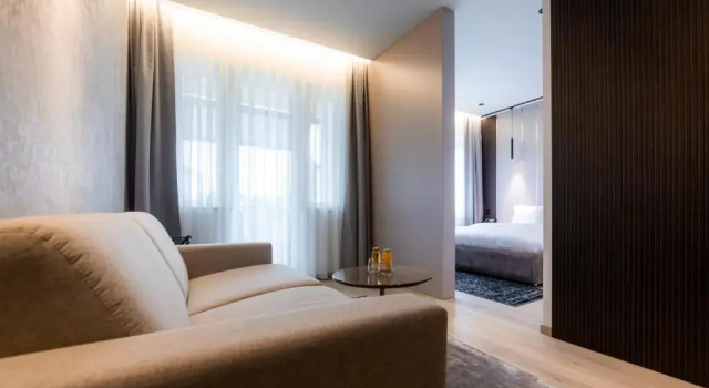 Полулюкс Emery Hotel