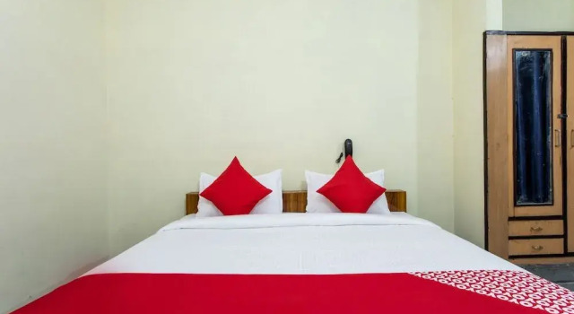 Oyo 24844 Hotel Samrat, Забронировать Отель Отели штата Махараштры 3 звезды, 3*