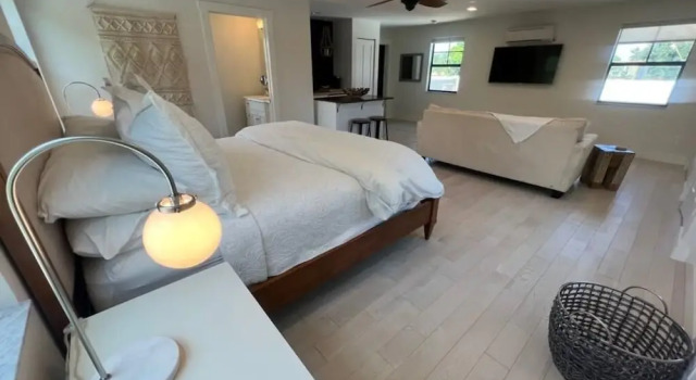 Коттедж Villa del Flamingo - Modern Living & Poolside Escape in Flamingo Park