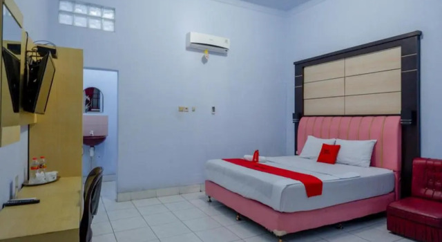 RedDoorz Plus Syariah near Stasiun Pekalongan 2