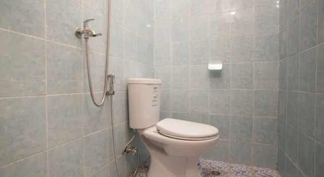 Standard Twin room RedDoorz near Petra University 2