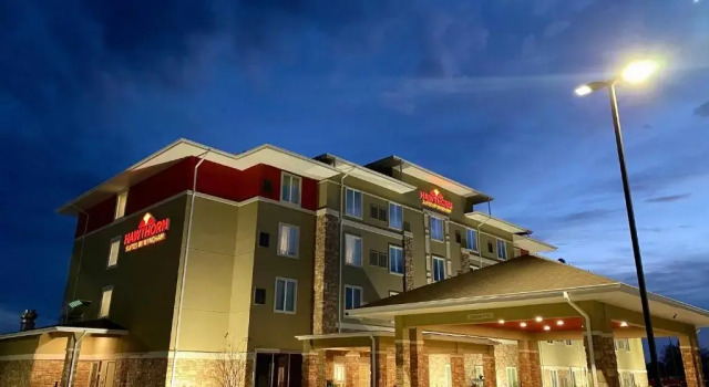 Четырёхместный люкс Hawthorn Extended Stay by Wyndham Monahans