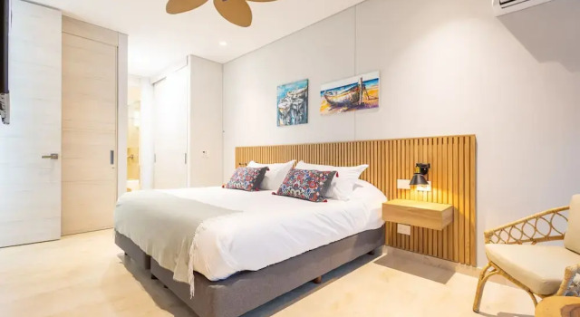 Seaside 3BR Retreat w Terrace Beach Access, Забронировать Отель СПА-отели Бару, SPA-услуги