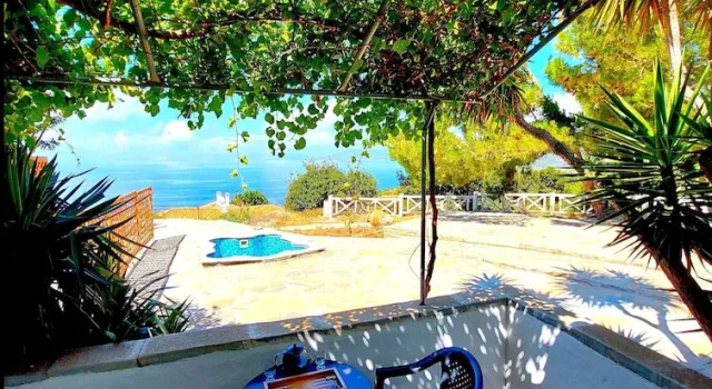 Коттедж c 1 комнатой с балконом Apartment 800m From Koumeika, Samos