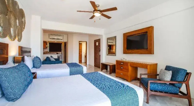Двухместный номер Superior с балконом Vamar Vallarta All Inclusive Marina and Beach Resort