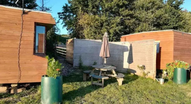 Willow, up-cycled caravan. Farm stay, 预订 农场住宿 科利顿 Jurassic Coast