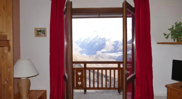 Studio coin montagne à Auris en Oisans avec vue magnifique, Забронировать Апартаменты/квартира Ори Oisans, рядом с Горнолыжный курорт Орис-ан-Уазан