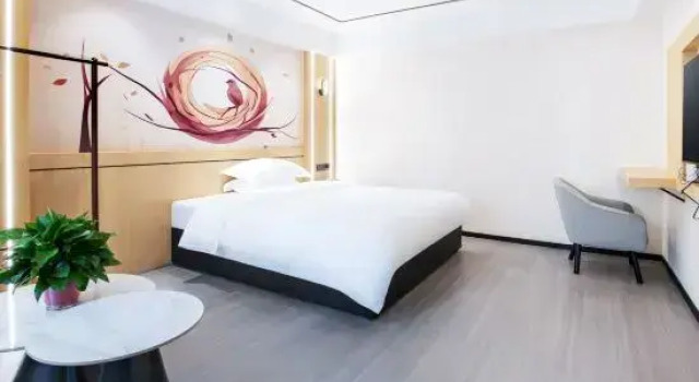 Люкс Romantic Manwu Hotel (Hengyang High-speed Railway Station Wuhu Wanda Shop)