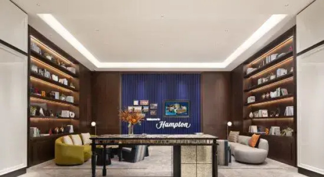 Hampton by Hilton Fuxin, Book Hotel Hoteller i Fuxin med parkering, Parkering
