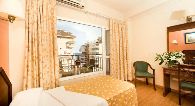 Hotel Monarque Cendrillón