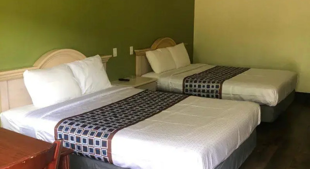 Люкс Deluxe Weston Inn & Suites