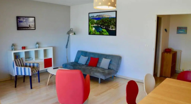 Appart Standing Avec Vue Grand Balcon - Parking - Clim, Забронировать Апартаменты/квартира Отели Calanques National Park с бассейном, Бассейн